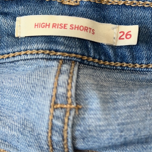 Levi’s jeans distressed natural hem shorts. High rise. 26. GUC no damage. Trendy - Picture 3 of 3